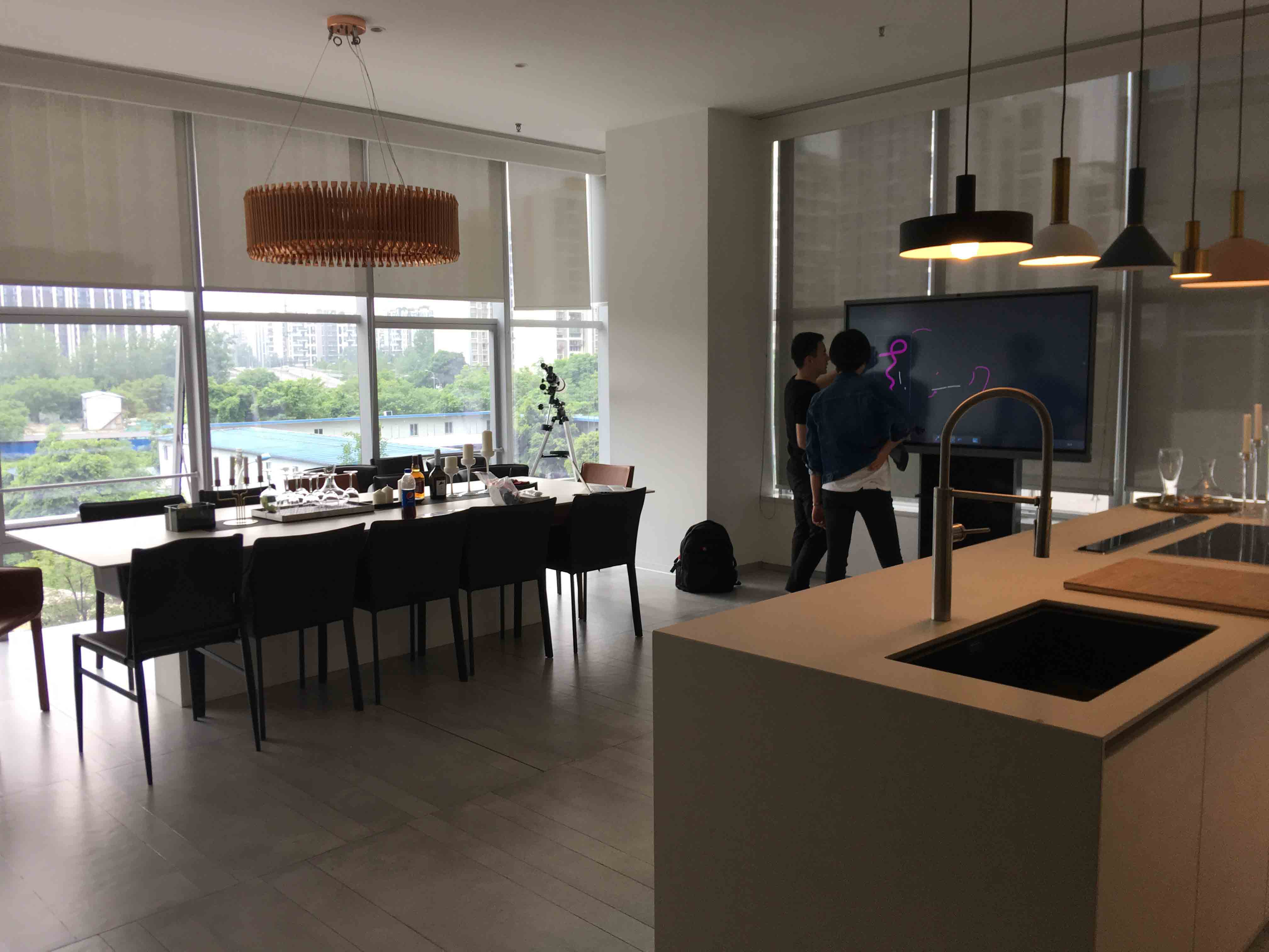 智能香蕉视频污黄下载代替白板，成为会议讨论工具