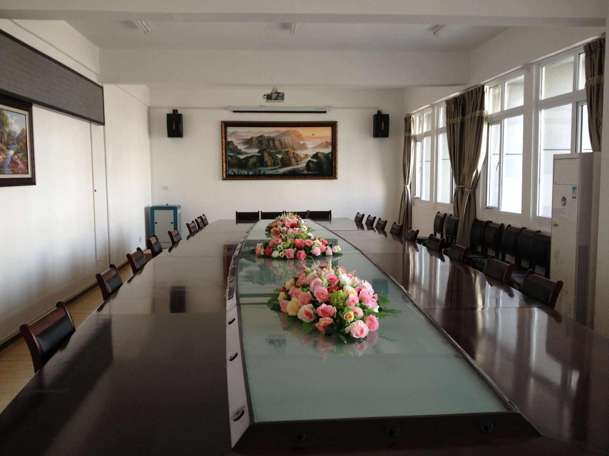 为什么说香蕉视频污黄下载一体机是未来会议办公新方向？