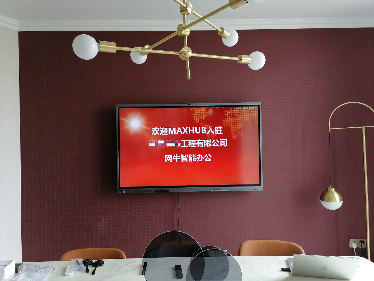 触摸一体机满足企业用户不同地域、场所的应用需求